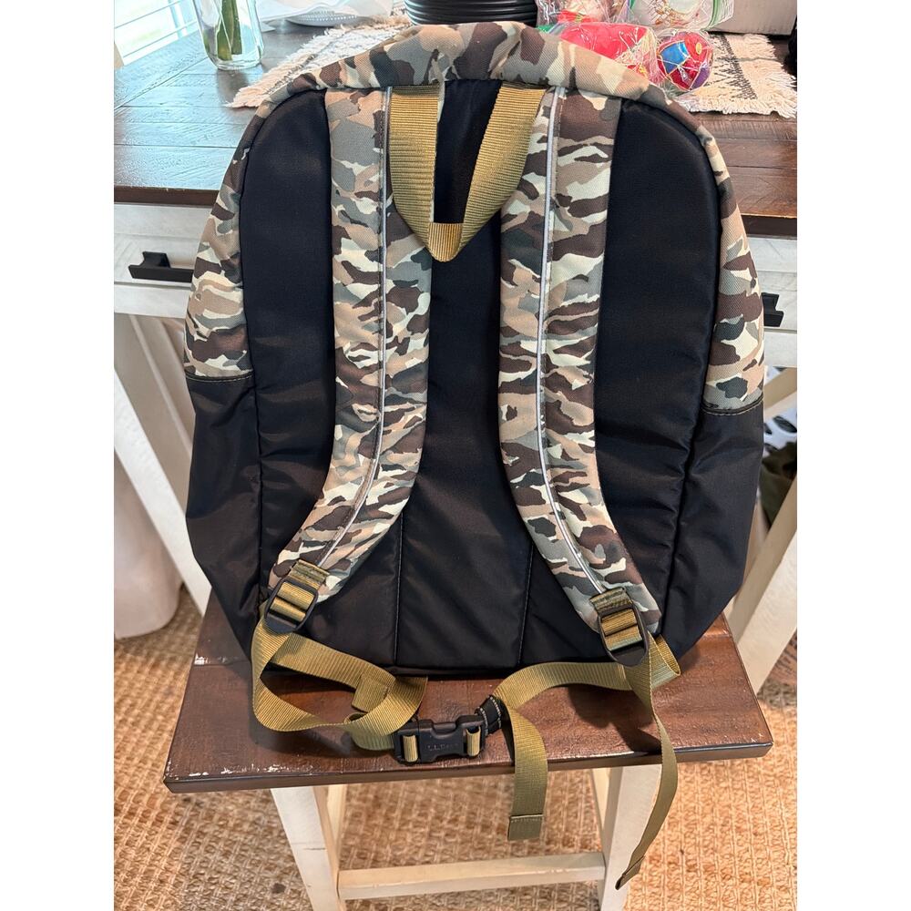 L.L.Bean Deluxe Book Pack in a multi-tone camo print camouflage - Picture 3 of 4